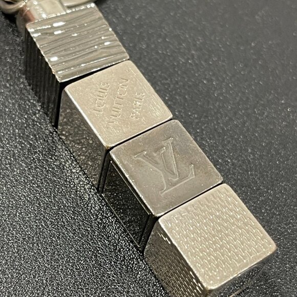 Louis Vuitton LV Cube Charm/Key Chain (XR2214) - Picture 2 of 3